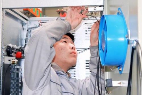 技能比武綻風(fēng)采，工匠精神耀九洲丨九洲集團(tuán)技能比武競(jìng)賽進(jìn)行中！